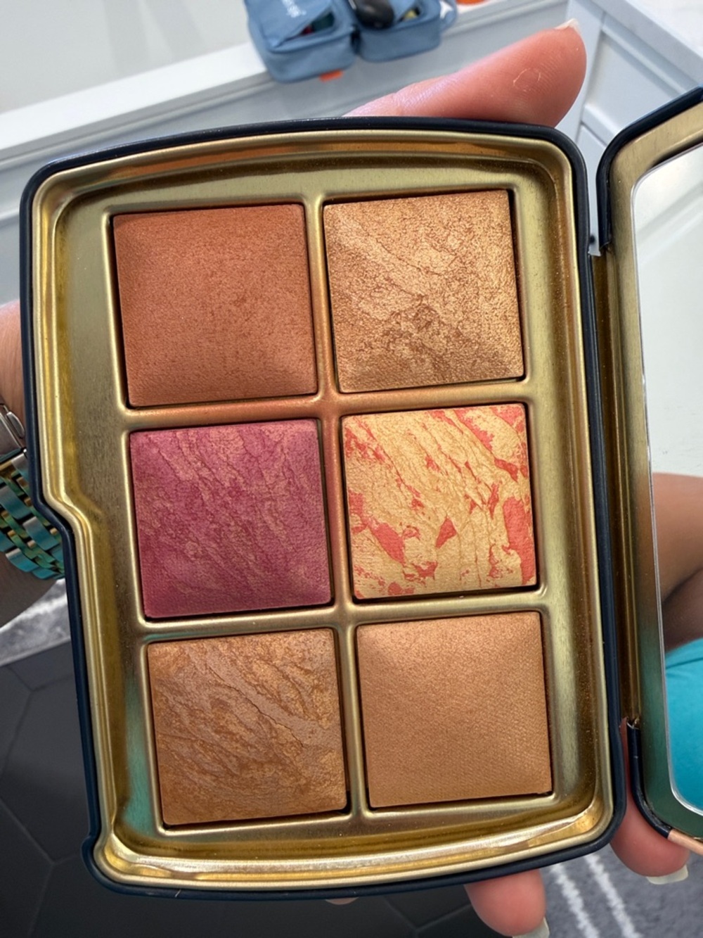 Hourglass Fox Design Makeup Palette - limited edition - Picture 3 of 4